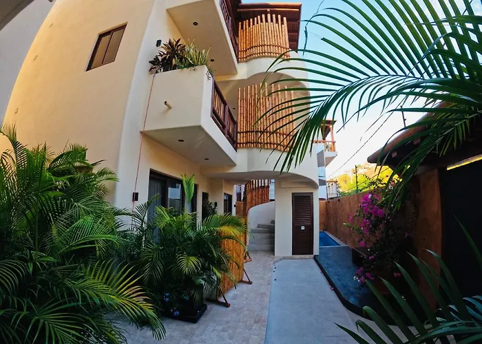 Lively Condo In Zihua!