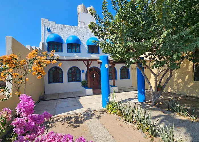 Quinta Del Aguila - Beachfront Family Villa & Private Pool