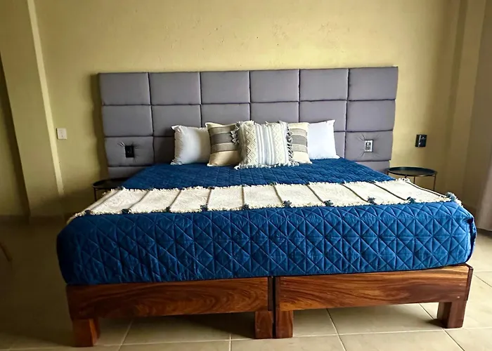 Lolitas Suites 304
