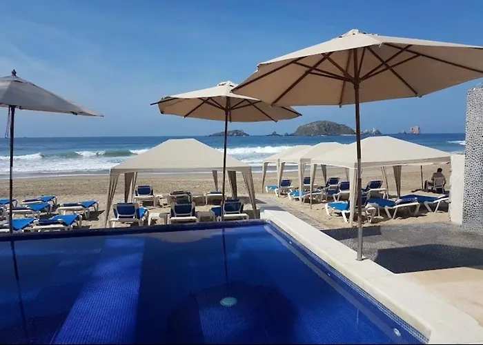 Exclusive Luxury Waterfront Villa In Marina Real